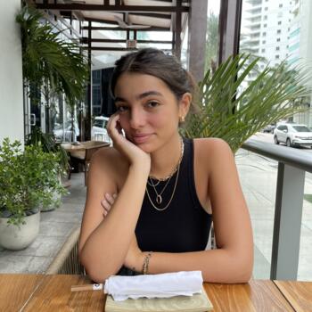 Babysitter in Miami Beach: Allegra