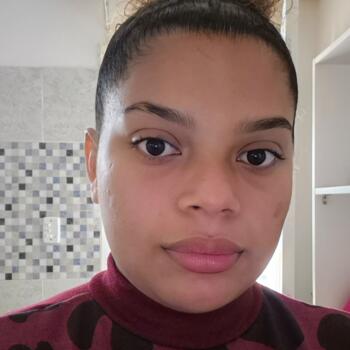 Babysitter Manaus: Stefany