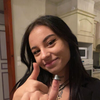 Babysitter in Laval: Lalie