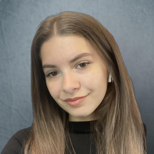 Babysitter in Les Essarts-le-Roi: Chloé