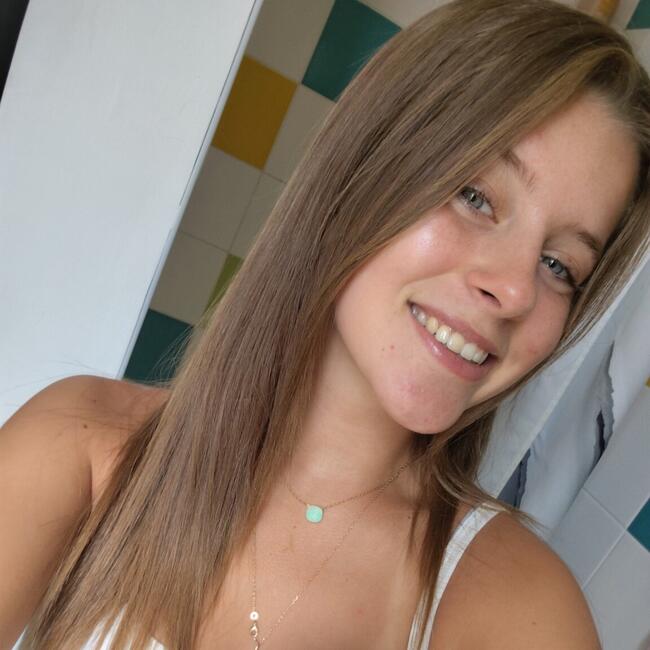 Babysitter in Mézières-sur-Seine: Lou