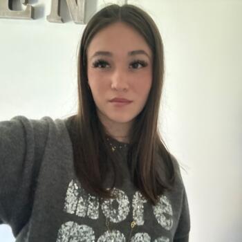 Babysitter in Le Rove: Shirley