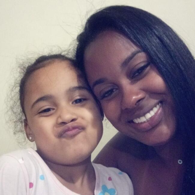 Emprego de babá em São Vicente: Anna