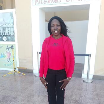 جليسة أطفال في الدوحة: Catherine