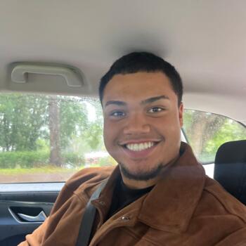 Babysitter in Gold Coast: Isitolo