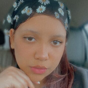 Babysitting job in Jersey City: babysitting job Saribel