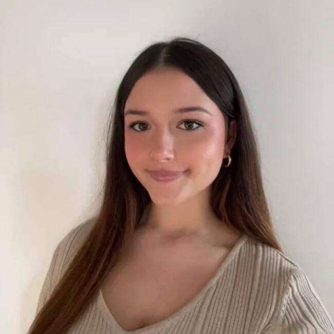 Babysitter in Napier City: Anja