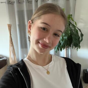 Babysitter in La Gaude: Estelle