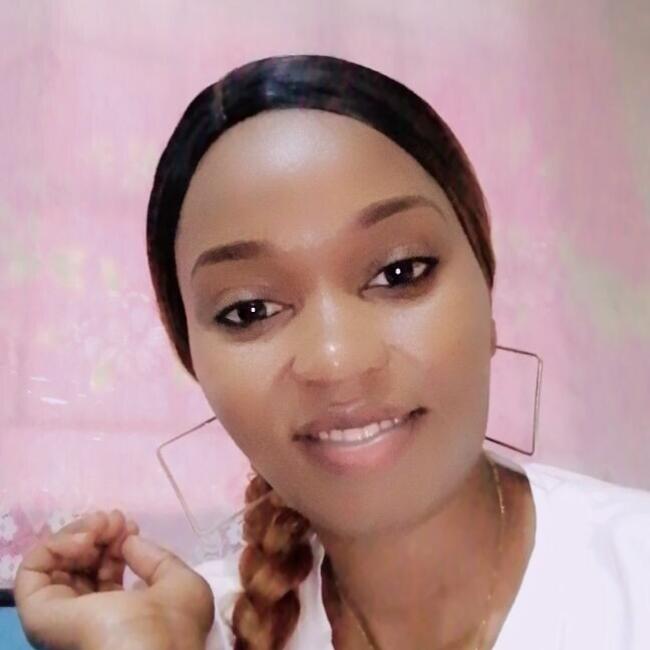 وظيفة جليسة أطفال في الدوحة: Recheal