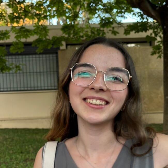 Babysitter in Aix-en-Provence: Lily