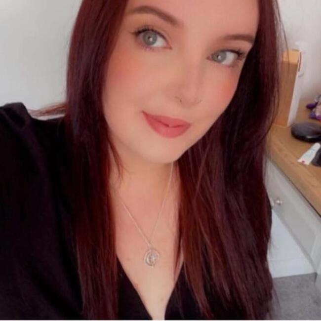 Babysitter in Renfrew: Amy
