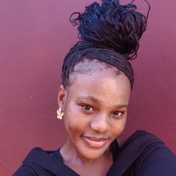 Babysitter Port Elizabeth: Okuhle