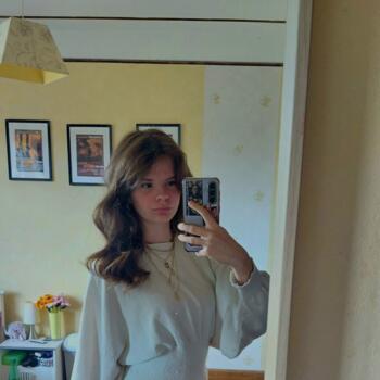 Babysitter in Saint-Loup-des-Chaumes: Berenice
