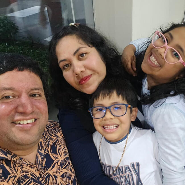 Trabajo para niñera en Lima: VICTOR OMAR