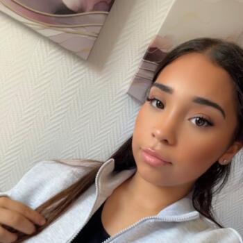 Babysitter in Choisy-le-Roi: Kelia