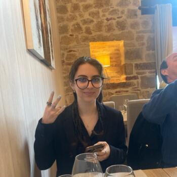 Baby-sitter in Brive-la-Gaillarde: Chloé