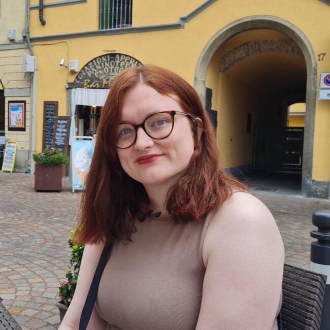 Babysitter in Broxburn: Ali