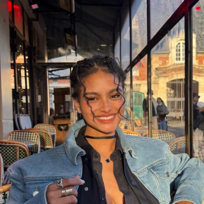 Babysitter in Paris: Thelma