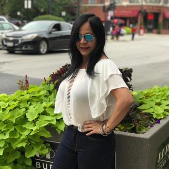 Babysitter Chicago: Yarelis