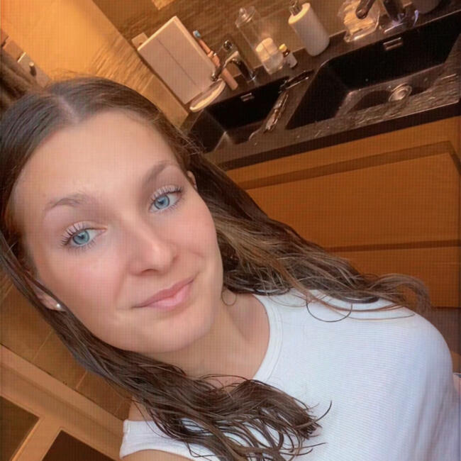 Babysitter in Lindry: Clara