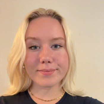 Babysitter i Høng: Oline