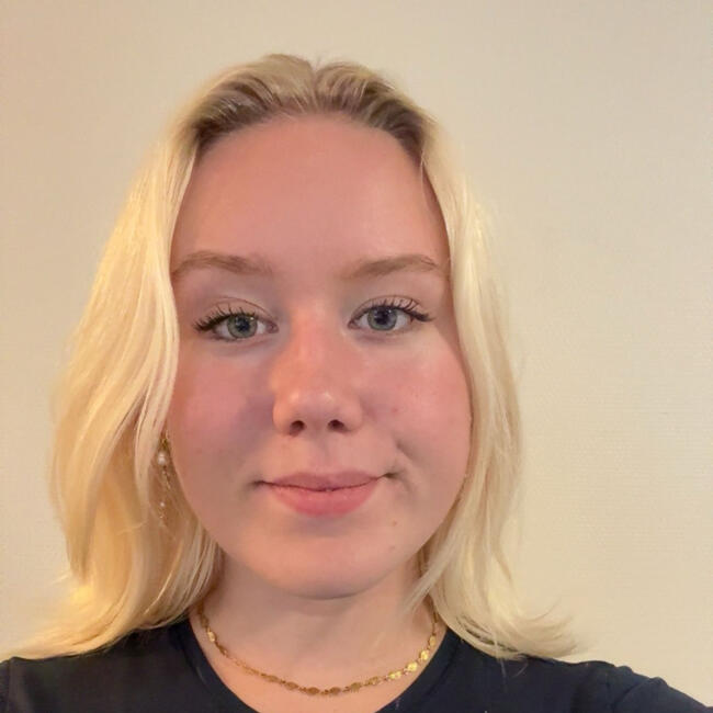 Babysitter i Høng: Oline