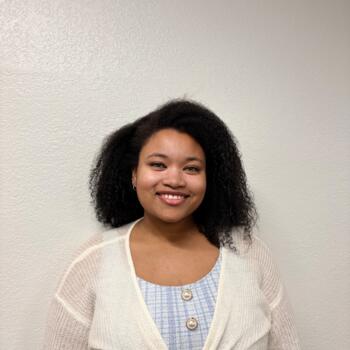 Babysitter in Vernon Hills: Aniya
