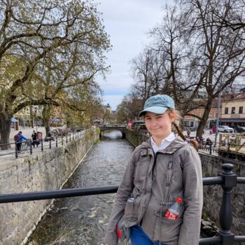 Babysitter in Saint-Germain-en-Laye: Ana