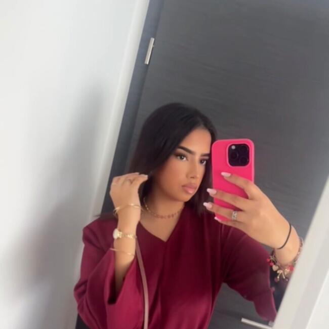 Babysitter in Haucourt: Sirine