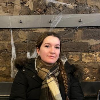 Babysitter in East Grinstead: Molly