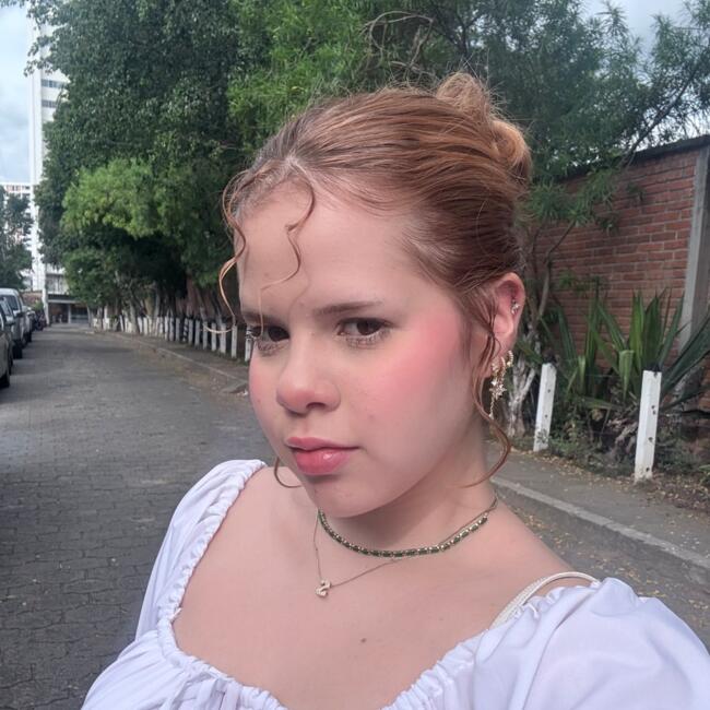 Babysitter στην περιοχή Floridablanca: Samara