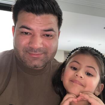 Babysitting job in Sydney: Suwas