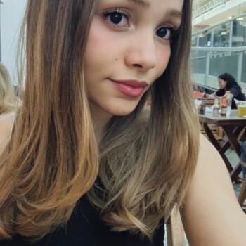 Babá em Brasília: Kalyne