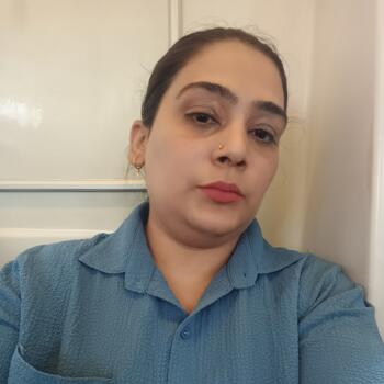 बेबीसिटर नई दिल्ली: Divya