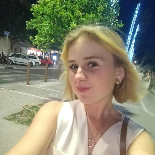 Babysitter in La Ciotat: Lisa