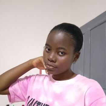 Nanny in Abiguy: Daniella