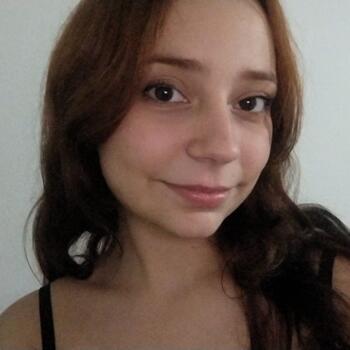 Babysitter in São Carlos: AGATHA