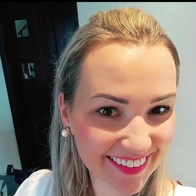 Babysitter in Joinville: Nayara