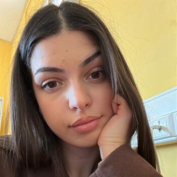 Babysitter in Hyères: Lana