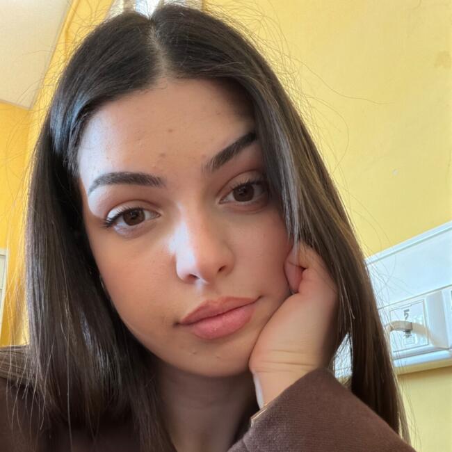 Babysitter in Hyères: Lana