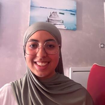 Babysitter in Marseille: NOHA HANINE