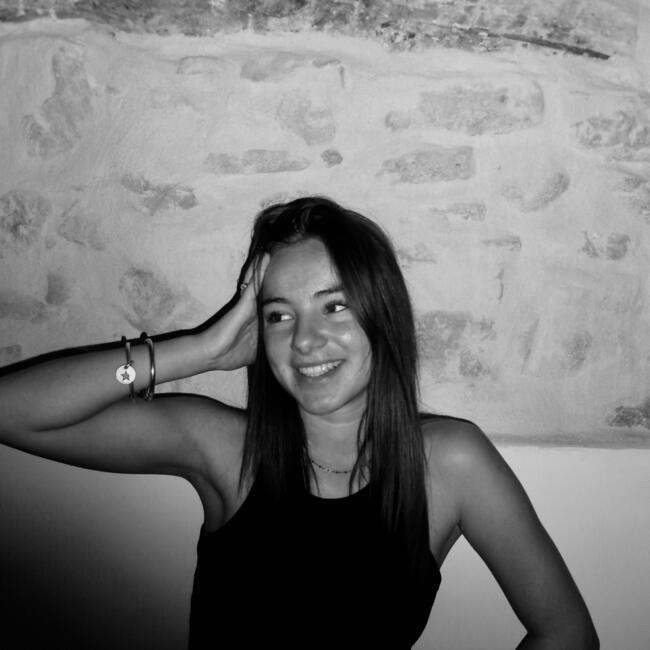 Babysitter in Saint-Jean-de-Fos: Manon