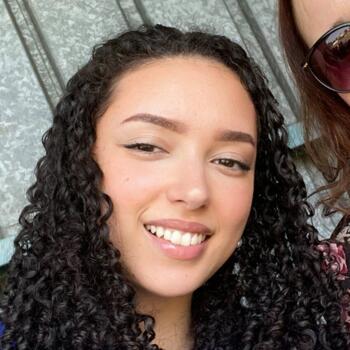 Babysitter in Laneuveville-devant-Nancy: Dounia