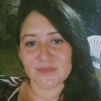 Babysitter in Belém: Katia