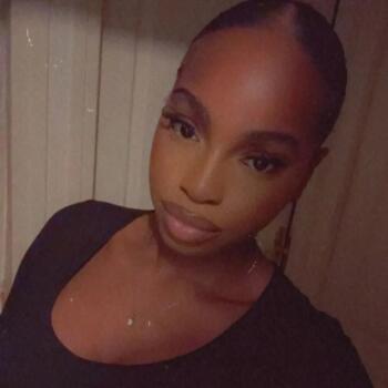 Babysitter in Pussay: Donnecia