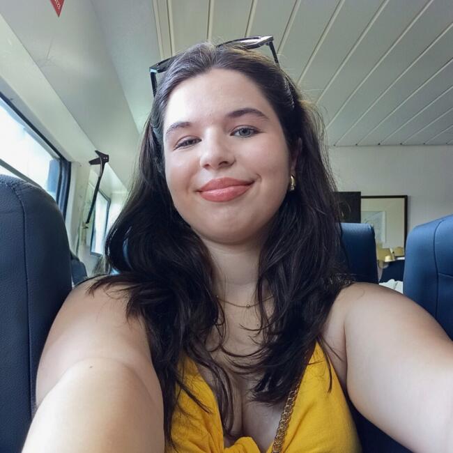 Babysitter in Moita: Miriam