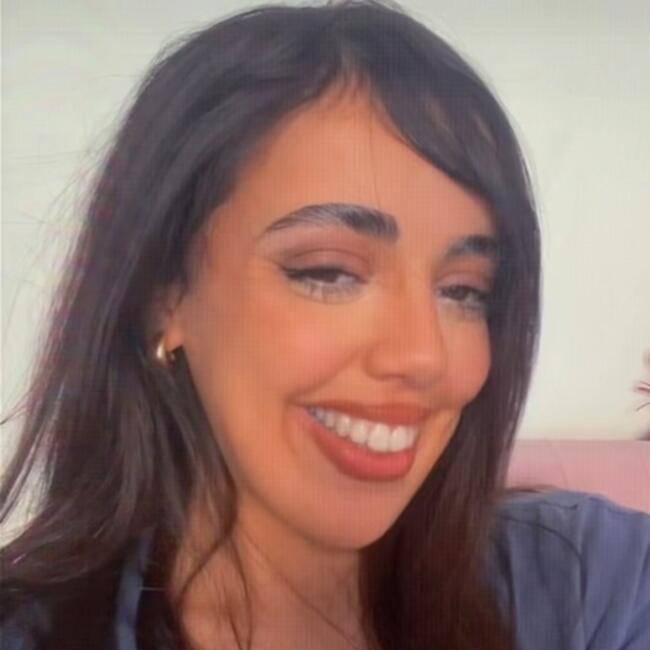 Babysitter in Charenton-le-Pont: Nadine