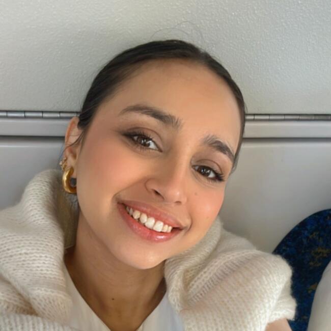 Babysitter in Sydney: Yunika