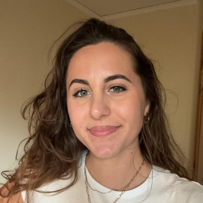 Babysitter in Viols-le-Fort: Anna