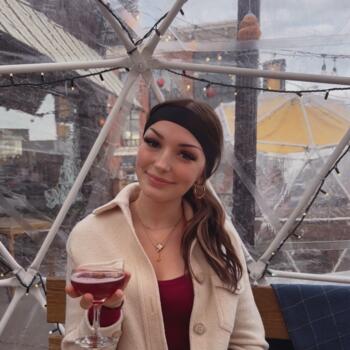 Babysitter Edmonton: Ruby